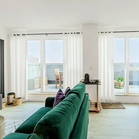 Lejlighed Magnificent New Cross 2br Penthouse With Balcony And Views