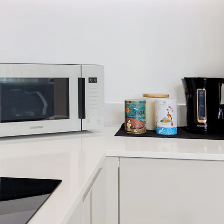 Magnificent New Cross 2br Penthouse With Balcony And Views Lejlighed *