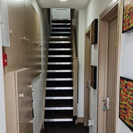 Apartment Studio-sleeps 2-garden-30 Min Ldn *