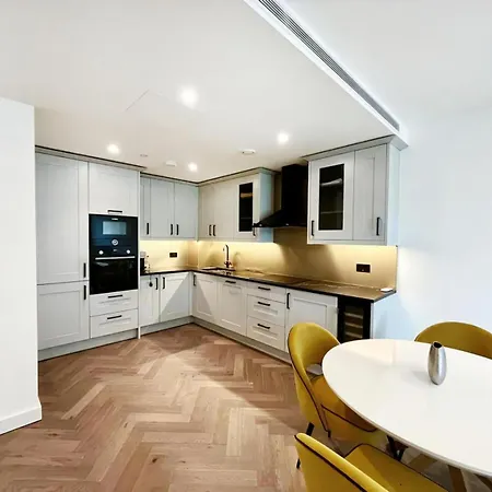 Apartment Luxury 2bed 2bath Next To Tower Bridge *