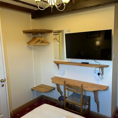 Bed & Breakfast Oakwood Heathrow 2*