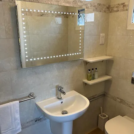 Oakwood Heathrow 2*