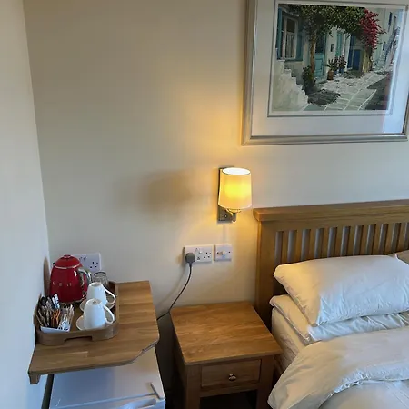 Bed & Breakfast Oakwood Heathrow 2*