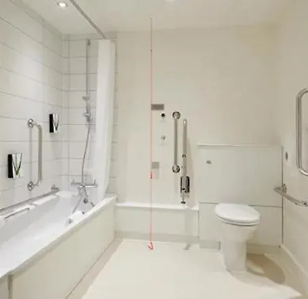 Double Only 100m From Train Station *
