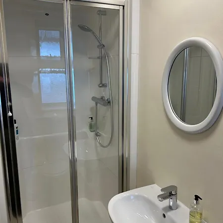 Oakwood Heathrow Bed & Breakfast Hillingdon