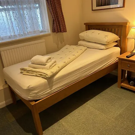 Oakwood Heathrow Bed & Breakfast Hillingdon