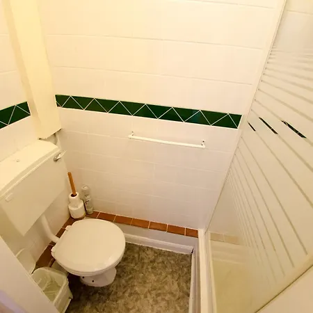 Oakwood Heathrow Bed & Breakfast Hillingdon
