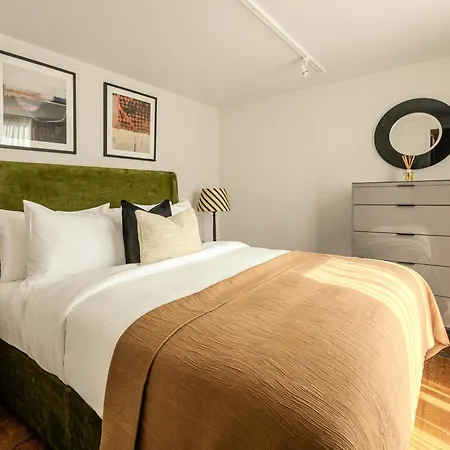 Servised On Artillery Lane Aparthotel