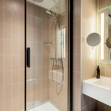 Hotel Adagio East London
