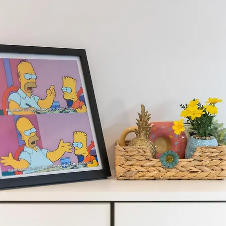1br Loft - Liverpool Street Sleeps 5 - The Simpsons Themed Apartment