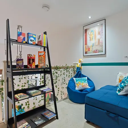 Apartment 1br Loft - Liverpool Street Sleeps 5 - The Simpsons Themed London
