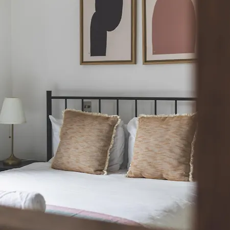 Jacobs Court By Artsy * Londra