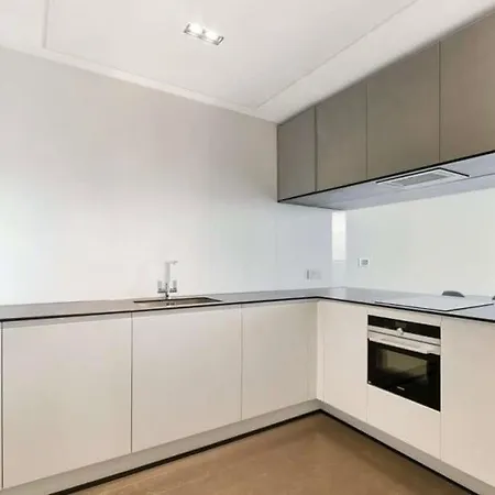 Amory Tower - High Rise Pinnacle Appartamento *