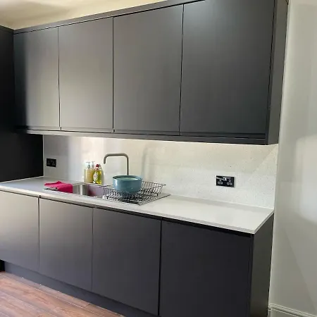 Spacious 3 Bed Flat Dartford Lägenhet