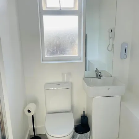 Dorset House At Upton Park Guest house London