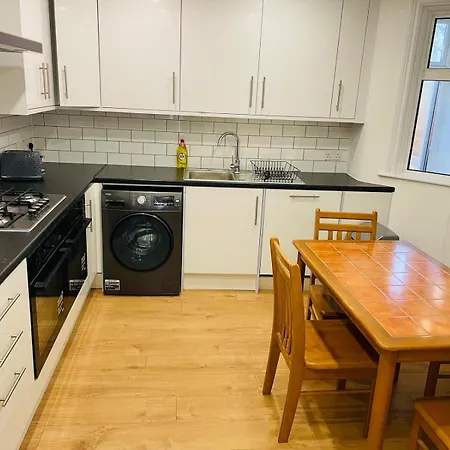 Guest house Dorset House At Upton Park *