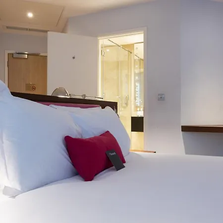 Bermondsey Square - A Bespoke 4*
