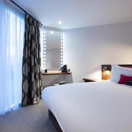 Bermondsey Square - A Bespoke 4*