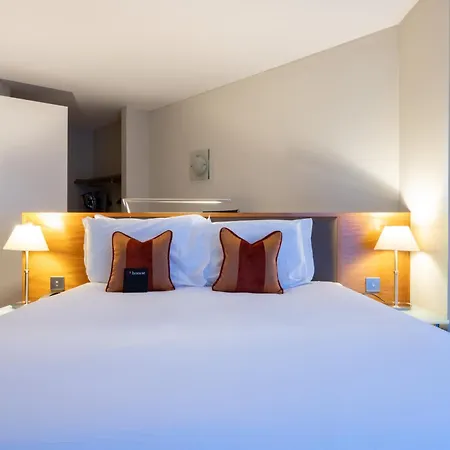 Bermondsey Square - A Bespoke 4* Londres