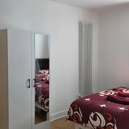 Dorset House At Upton Park * London