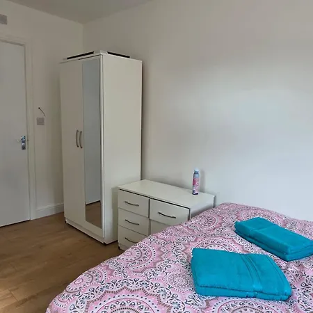 Dorset House At Upton Park Guest house London