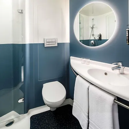 Ibis Greenwich Hotel