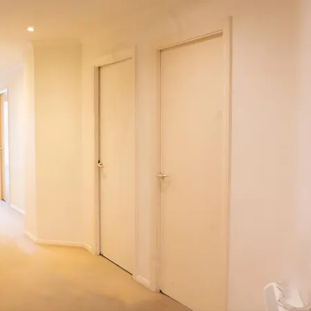 Apartment Riverside 3 Bed 2 Bath Apartment- Free Parking London