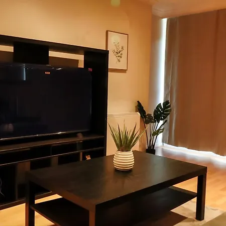 Apartment Riverside 3 Bed 2 Bath Apartment- Free Parking London