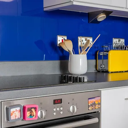 Stylish 1br Apt, 8 Mins To Stratford Station Лондон