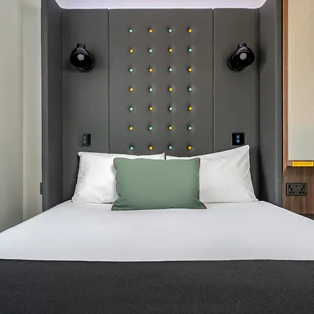 Point A Canary Wharf Hotel London