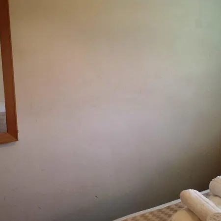 Hostel Whitechapel Rooms *