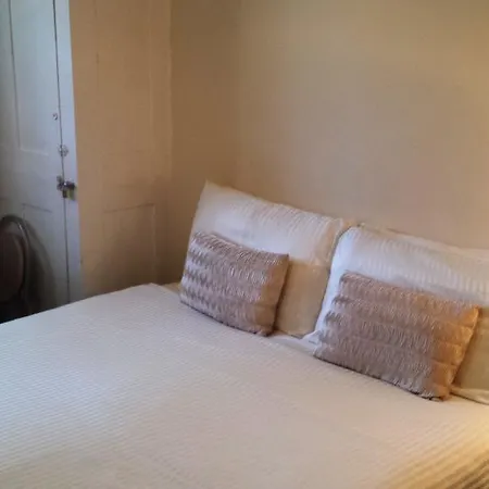 Hostel Whitechapel Rooms