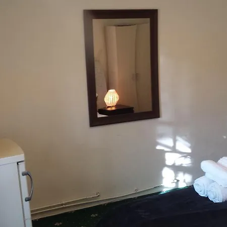Hostel Whitechapel Rooms *