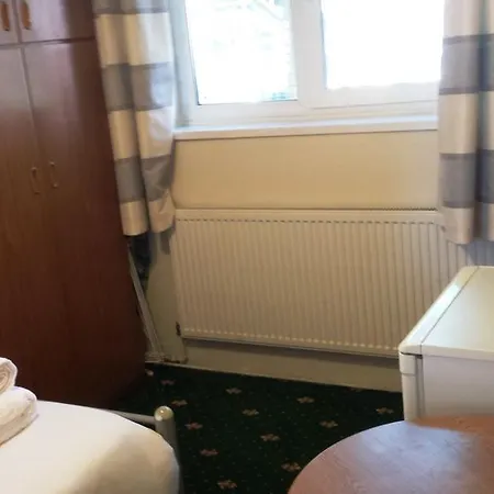 Whitechapel Rooms * London