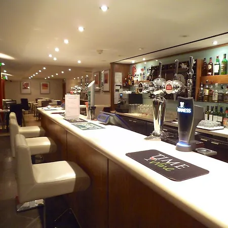 Ramada - Heathrow East Hotel Hounslow