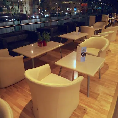 Ramada - Heathrow East 3*