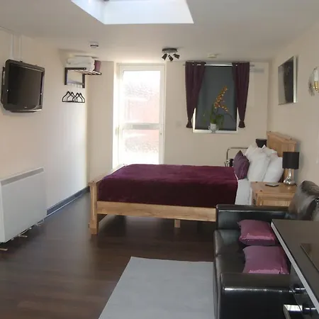 Avo 3* London