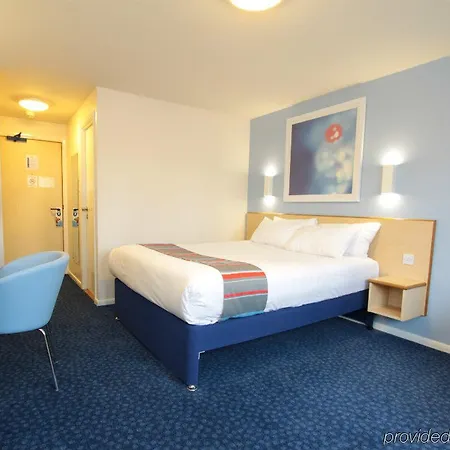 Travelodge Airport London