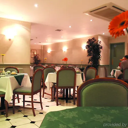 Norfolk Plaza London