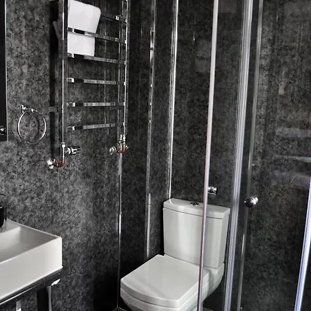 Avo Hotel 3*