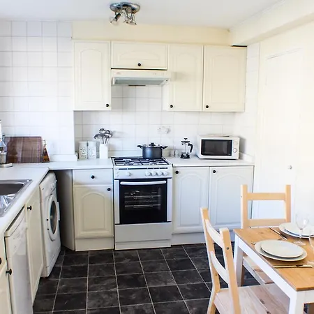 Modern Central Family-home For 6 London