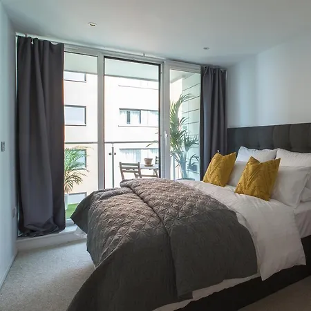 Belvedere Royal Victoria Docks Apartment *