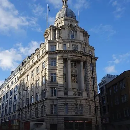 Travelodge Road Hotel