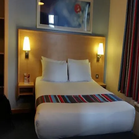 Hotel Travelodge Road 3*