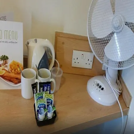 Travelodge Road Hotel 3*