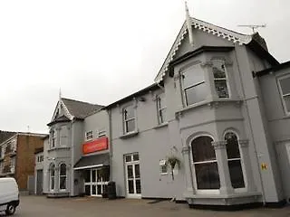 Newham Hotel 2*