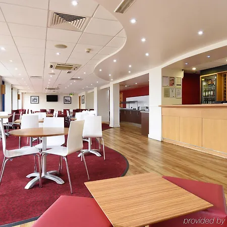 Travelodge Airport 3* London
