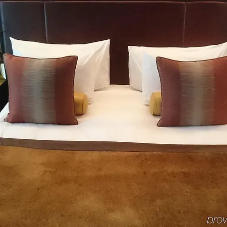 Crowne Plaza Battersea Hotel London