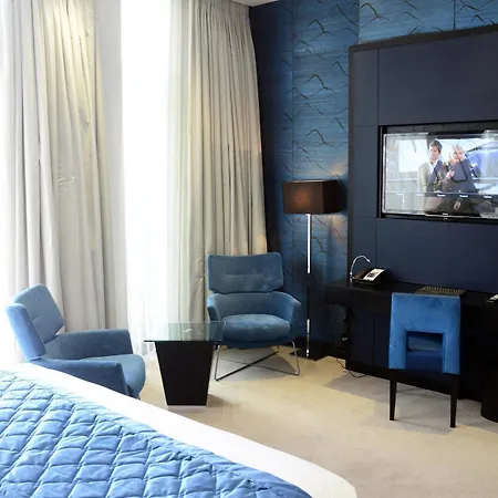 Crowne Plaza Battersea Hotel