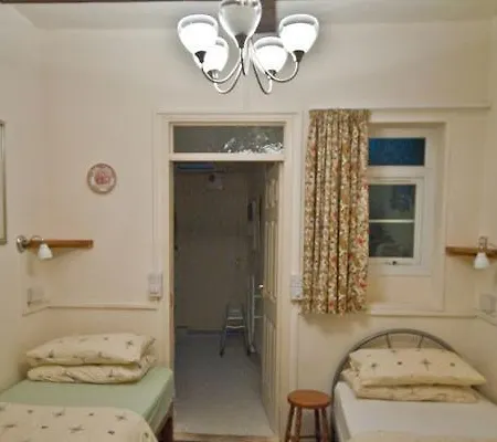 Oakwood Heathrow 2*